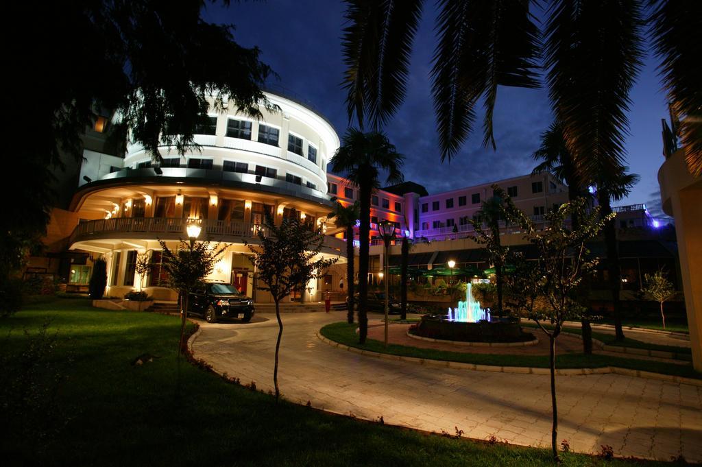 Hotel Intourist Palace Batumi Exterior foto