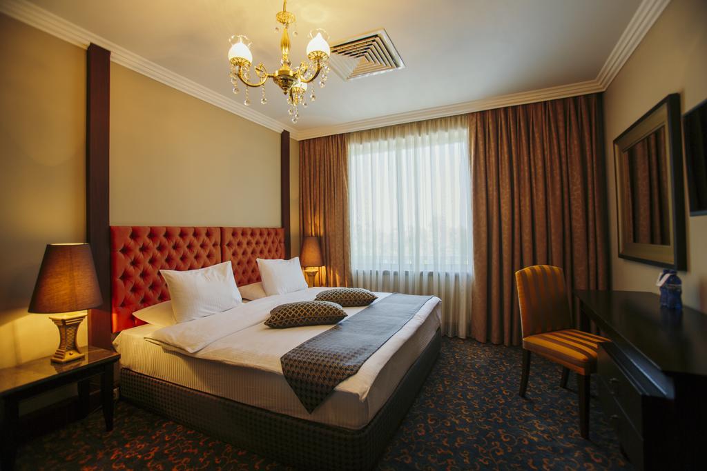 Hotel Intourist Palace Batumi Exterior foto