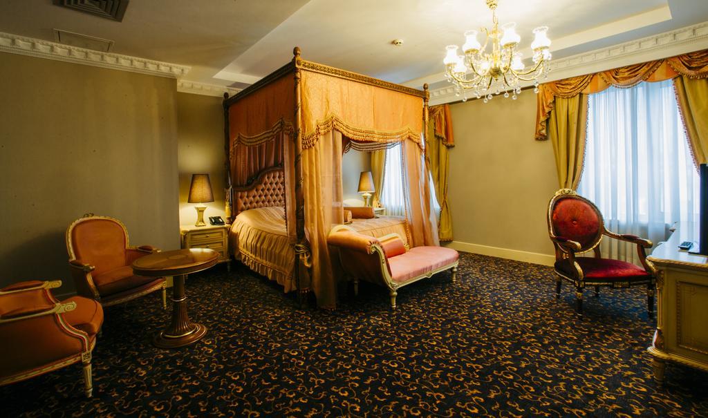 Hotel Intourist Palace Batumi Exterior foto