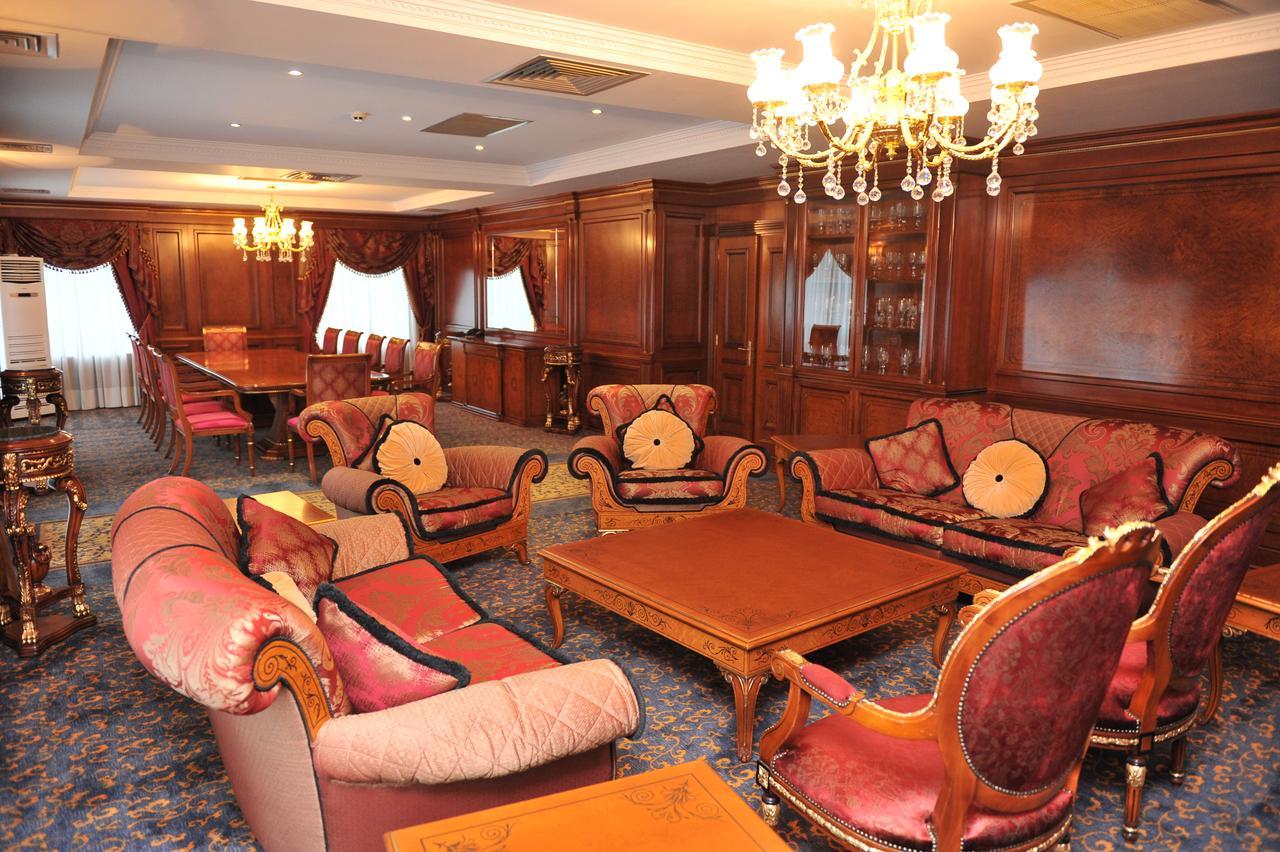 Hotel Intourist Palace Batumi Quarto foto