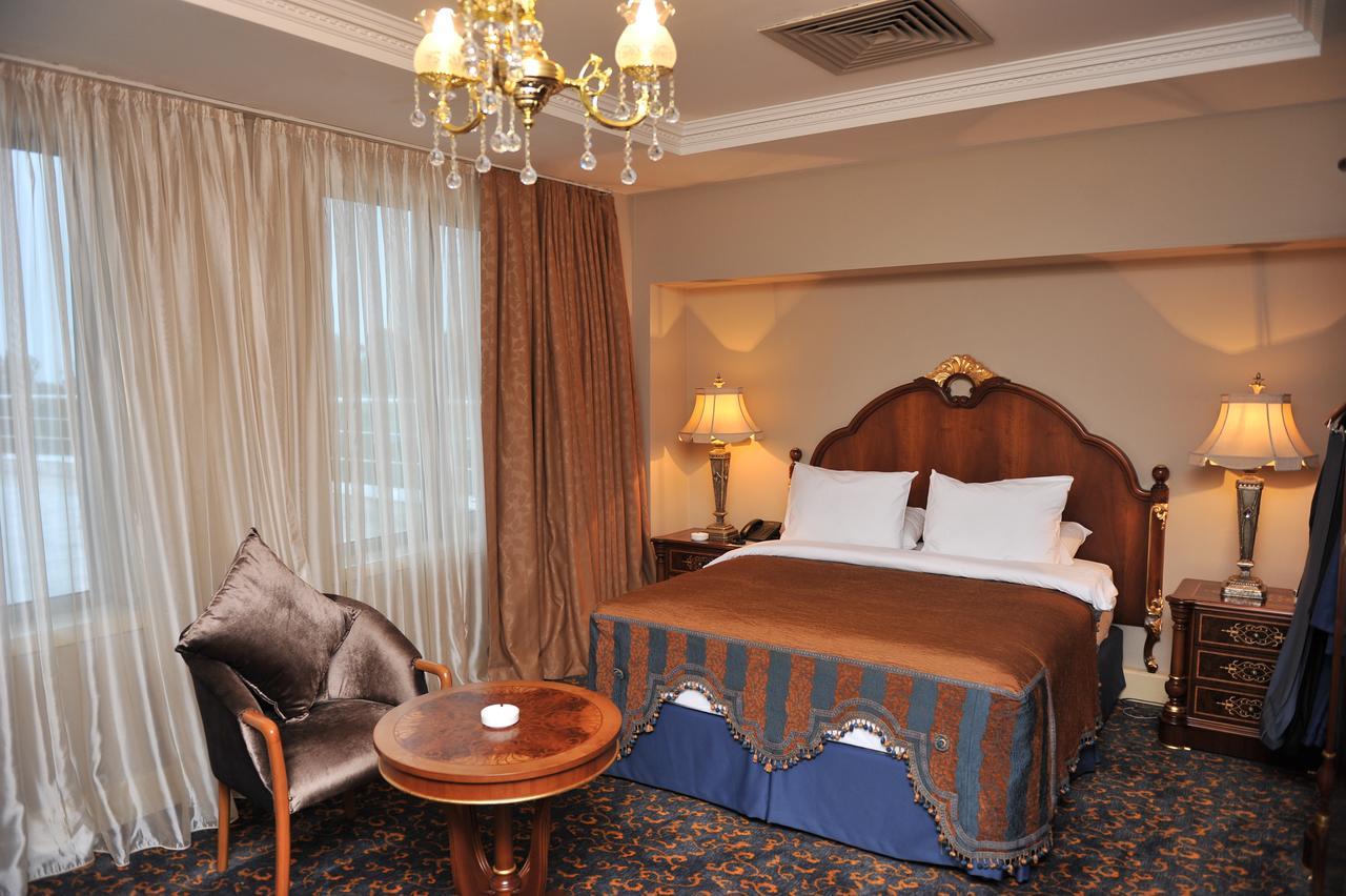 Hotel Intourist Palace Batumi Quarto foto